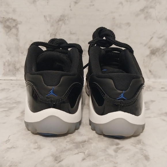 Pre-owned 2023 Jordan 11 Retro Low - Picture 5 of 12